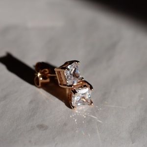 Stearling Silver Stone Studs